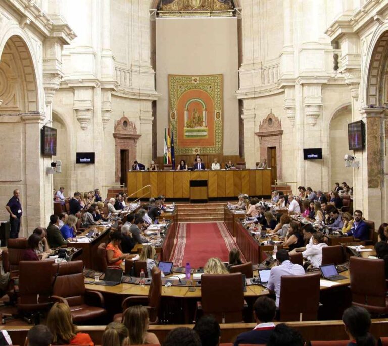 El Parlamento andaluz pagará 708.000 € en 'desempleo' para los diputados salientes