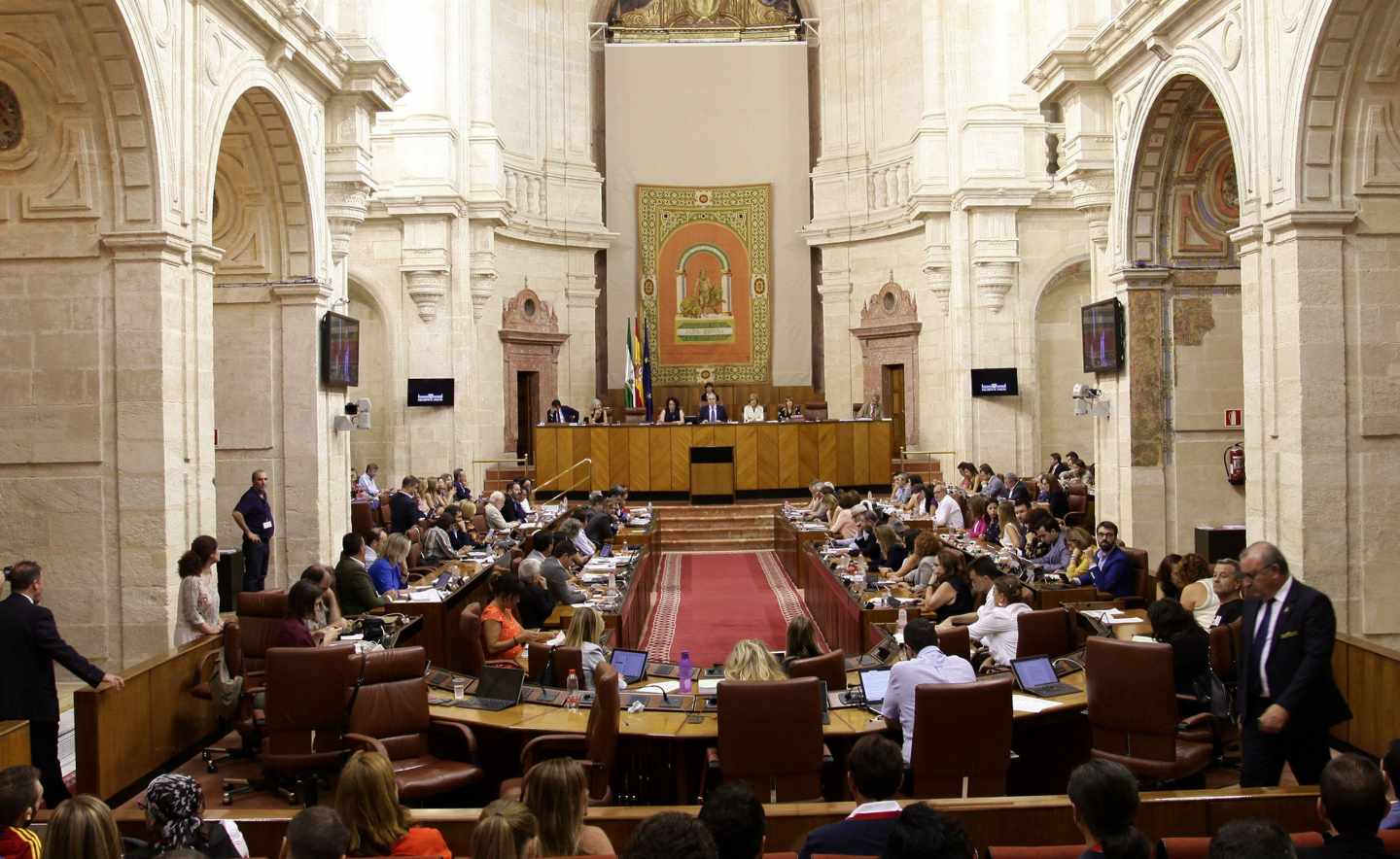Salón de plenos del Parlamento andaluz en durante una sesión de la pasada legislatura.