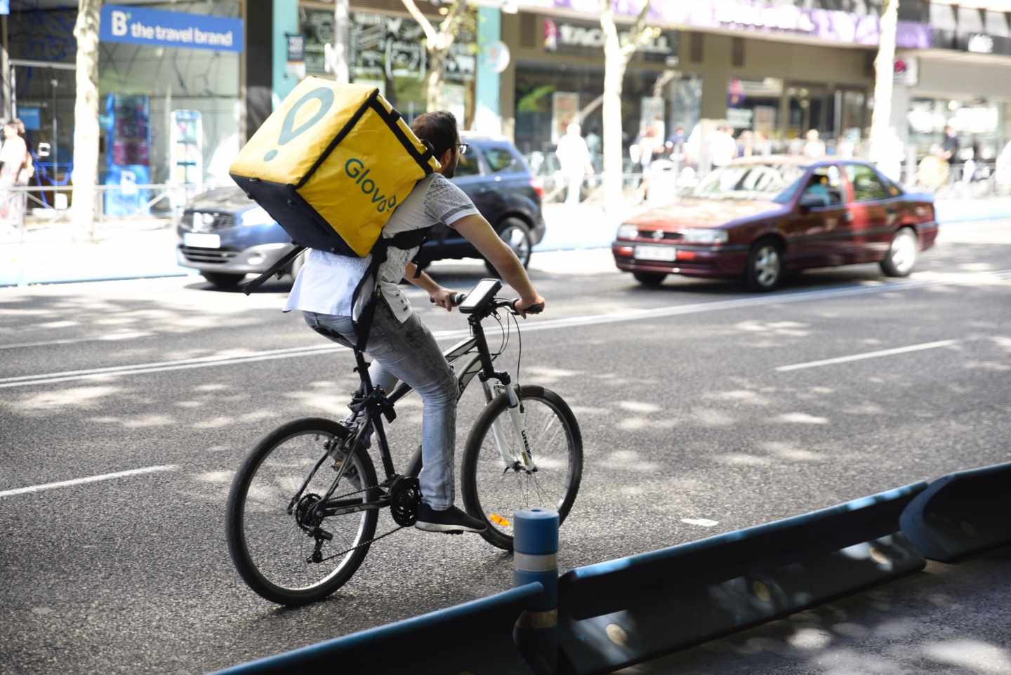 Un juzgado de Madrid reconoce como falso autónomo a un repartidor de Glovo.