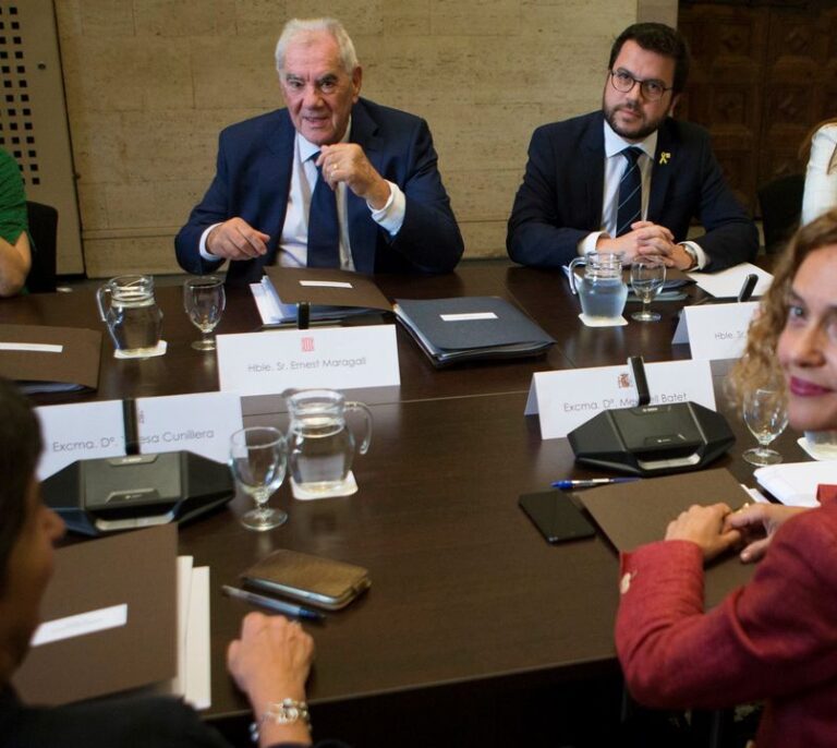 "Vergüenza, humillación y chantaje": clamor contra el mediador que acepta Sánchez