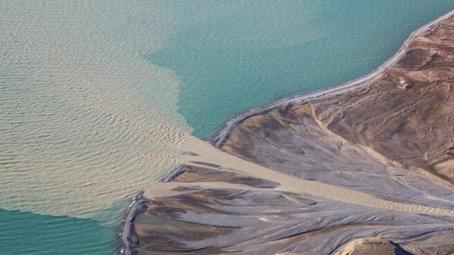 Fábricas de arena, la controvertida solución de Groenlandia a su colapso climático