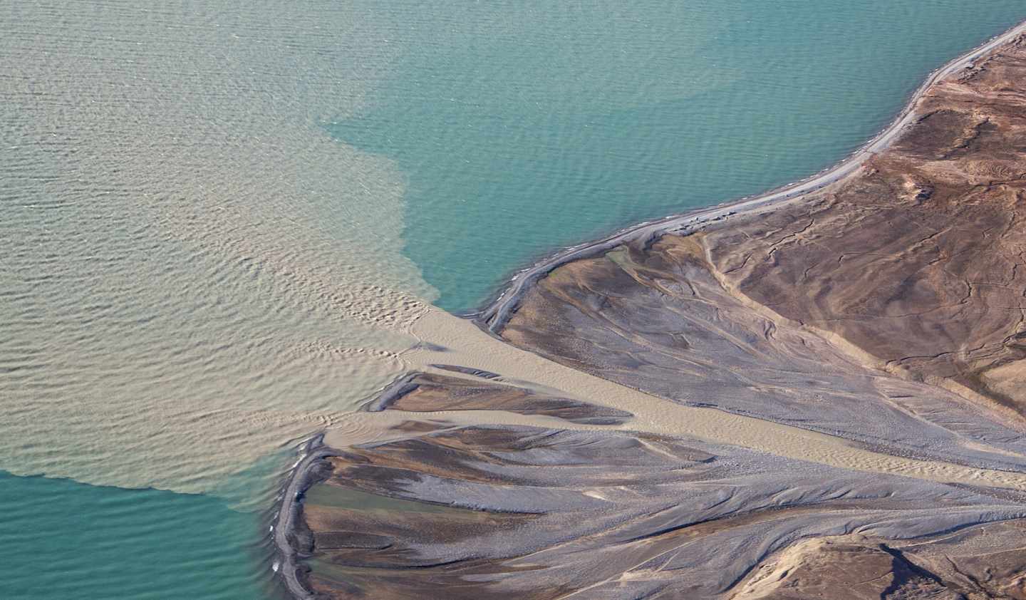 Fábricas de arena, la controvertida solución de Groenlandia a su colapso climático