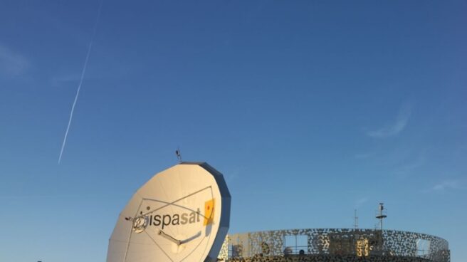 REE negocia con los bancos un crédito de 500 millones para la compra de Hispasat