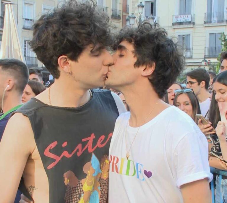 Los Javis, un amor "loco" sin miedo a VOX