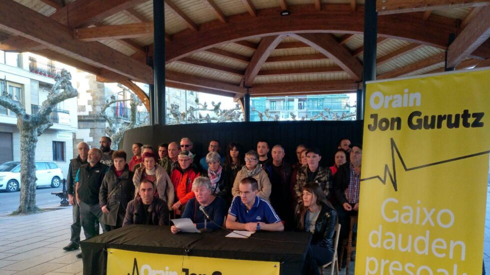 Acto de presentación de la campaña de apoyo a Juan Cruz Maiza en Etxarri Aranatz.