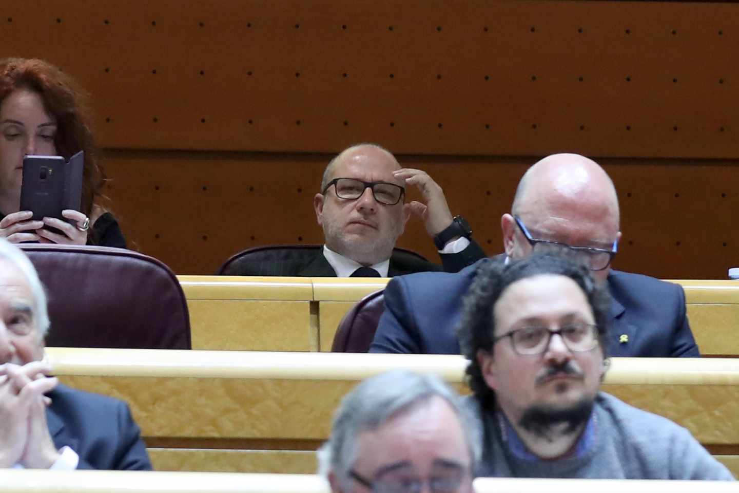 Francisco José Alcaráz (en el centro, al fondo), durante su primera sesión en el Senado.