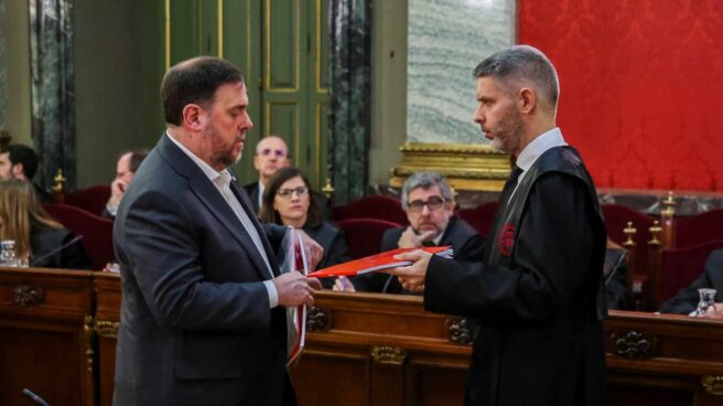 Oriol Junqueras junto a su abogado Andreu Van Den Eynde.