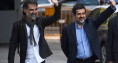 La petición de la Fiscalía al Supremo rebajaría cuatro años la inhabilitación de Jordi Sànchez y Jordi Cuixart