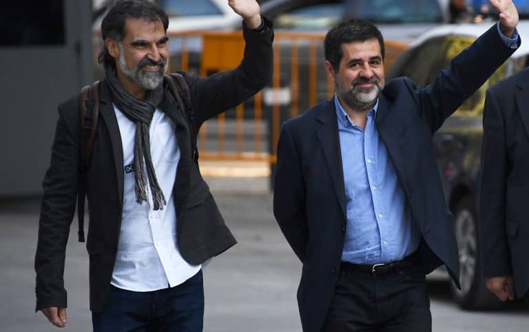 La petición de la Fiscalía al Supremo rebajaría cuatro años la inhabilitación de Jordi Sànchez y Jordi Cuixart