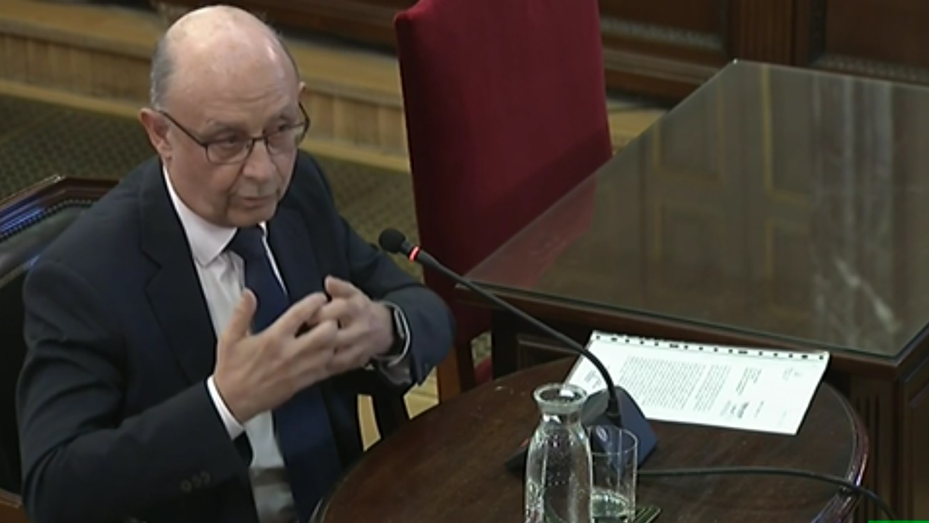 Cristóbal Montoro, ex ministro de Hacienda, durante su declaración en el juicio del 'procés'.