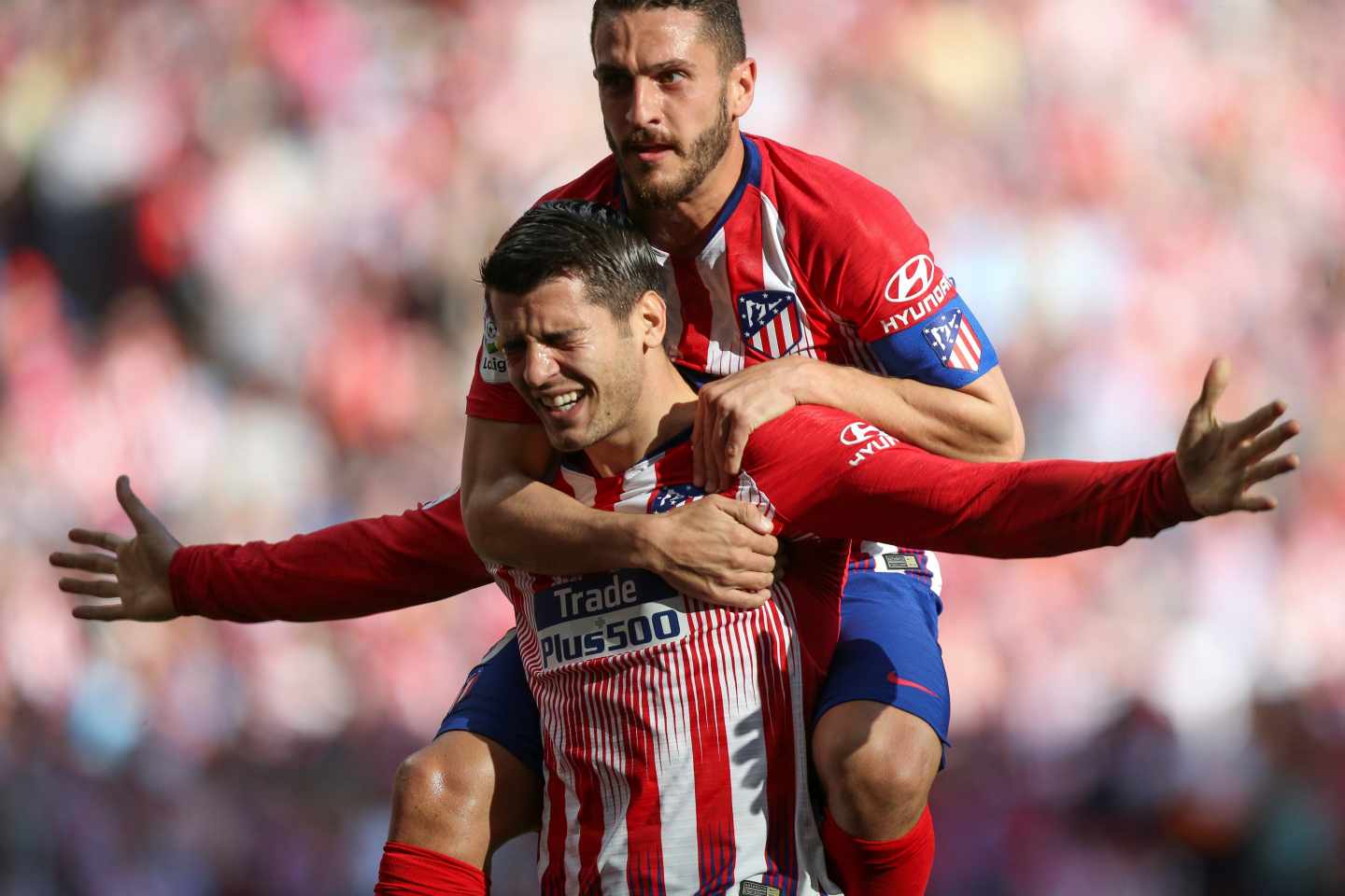 Los jugadores del Atlético de Madrid Morata y Koke celebrando un gol.