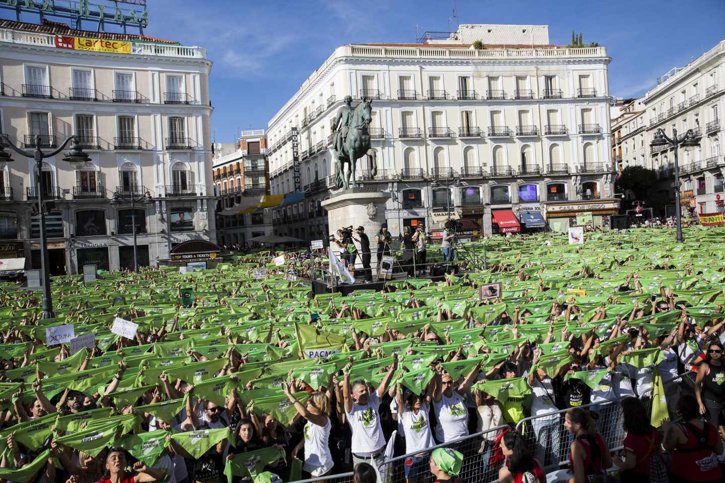 Manifestación de PACMA contra la tauromaquia en la Puerta del Sol de Madrid.