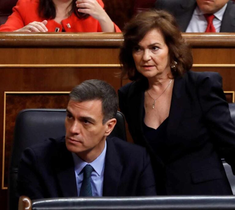 Carmen Calvo explica que "es compatible" que Pedro Sánchez cobre por su libro