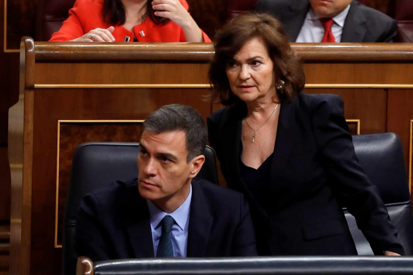 Pedro Sánchez, junto a Carmen Calvo, en el Congreso de los Diputados.