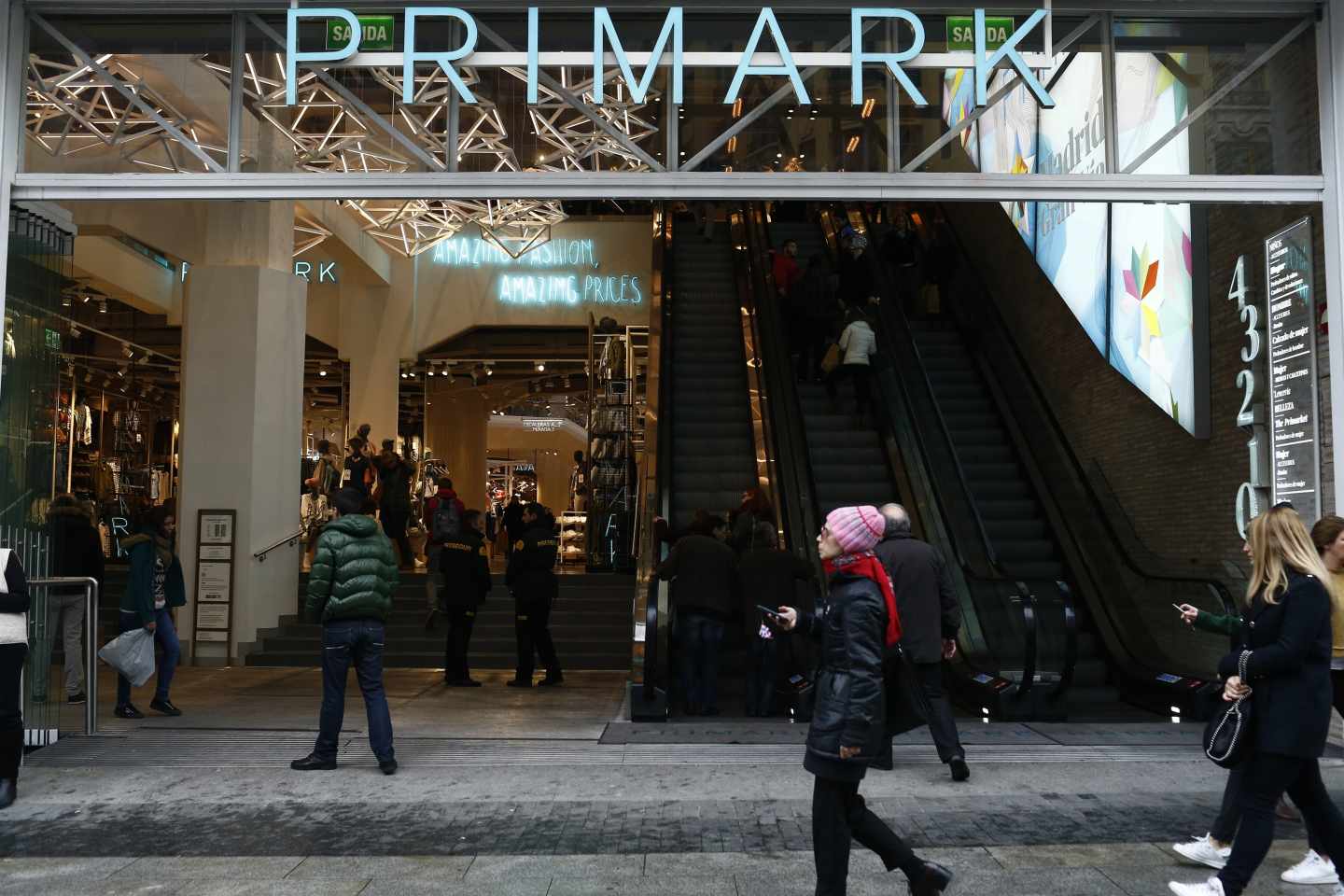 Primark ya tiene local para abrir una megatienda en Las Ramblas de Barcelona.