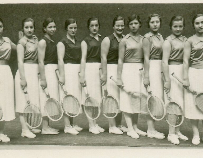 Las raquetistas, las primeras deportistas profesionales de España
