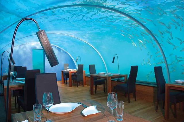 Restaurante del Oceanographic de Valencia, subacuático