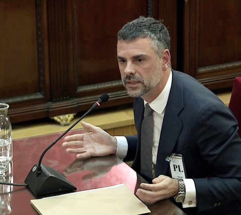 Santi Vila pide la devolución de 50.000 € al pagar su defensa "sin ayuda de ningún tipo"