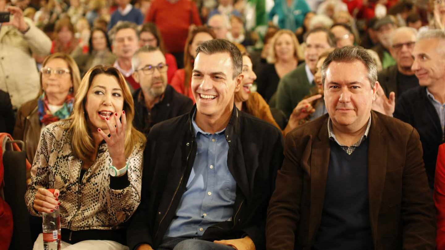 Susana Díaz, Pedro Sánchez y Juan Espadas, este sábado en Sevilla.