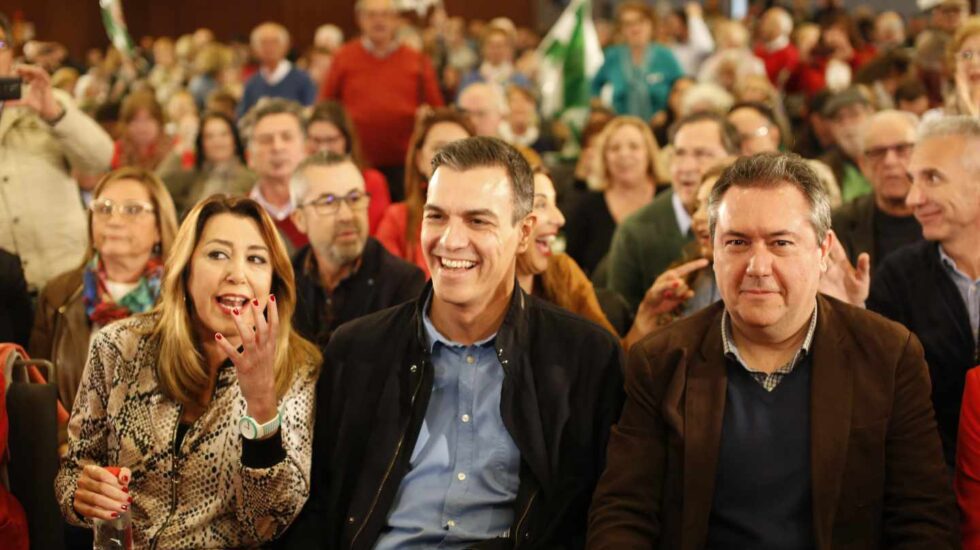 Susana Díaz, Pedro Sánchez y Juan Espadas, este sábado en Sevilla.