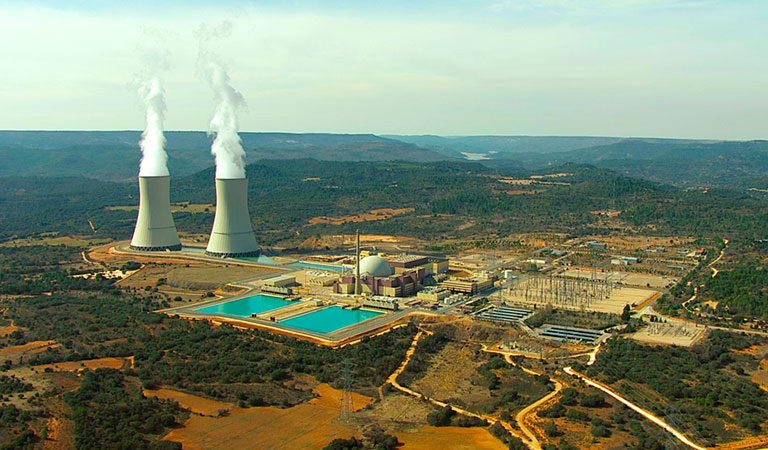 Las eléctricas presionan al Gobierno para evitar un ‘tasazo’ para pagar el apagón nuclear