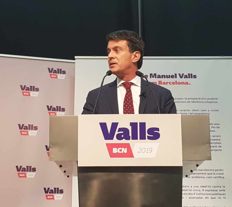 Valls ficha al ex ministro socialista Corbacho como número tres