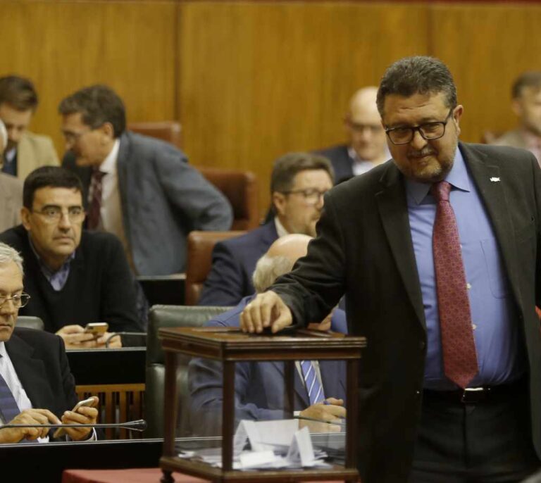 Vox ocupará la presidencia de la comisión del parlamento andaluz sobre Memoria Histórica