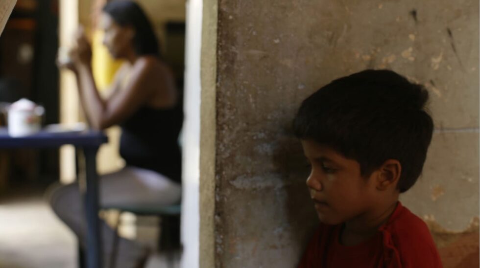 Fotograma del documental "Mujeres del caos venezolano"