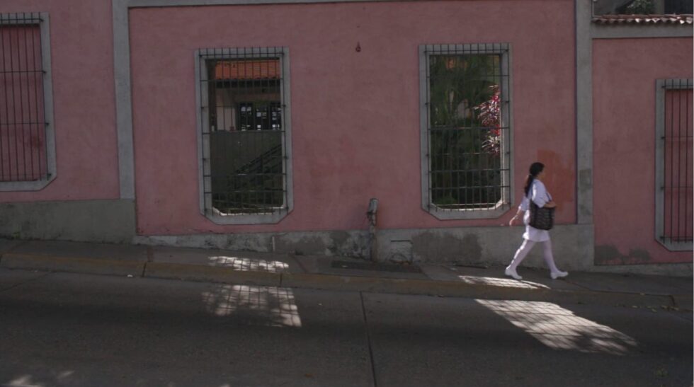 Fotograma del documental "Mujeres del caos venezolano"