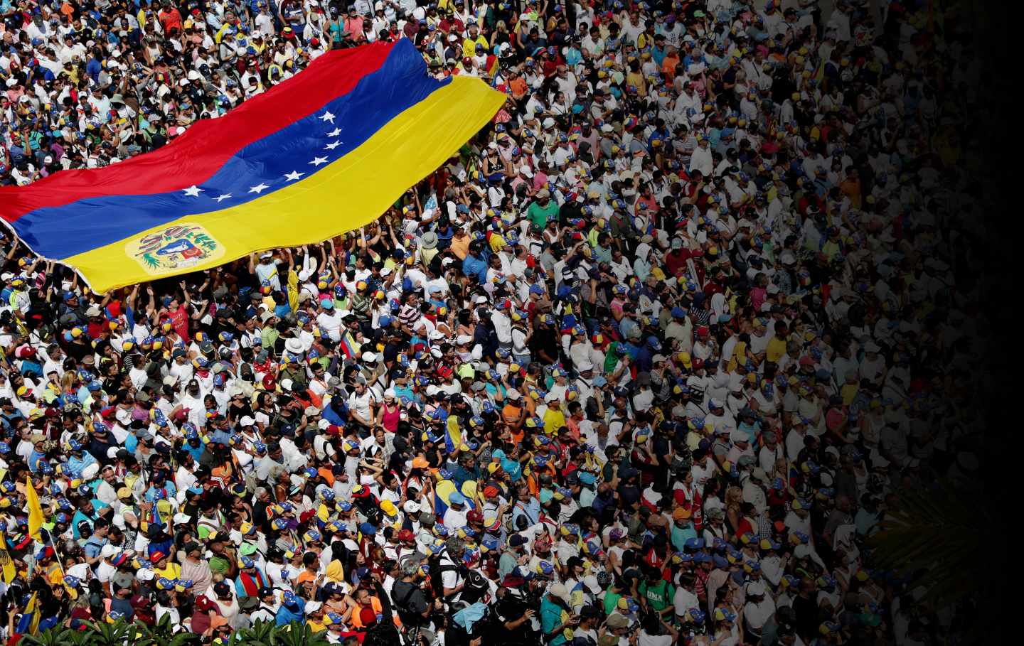 Guaidó desafía a Maduro al aceptar la ayuda humanitaria de EEUU