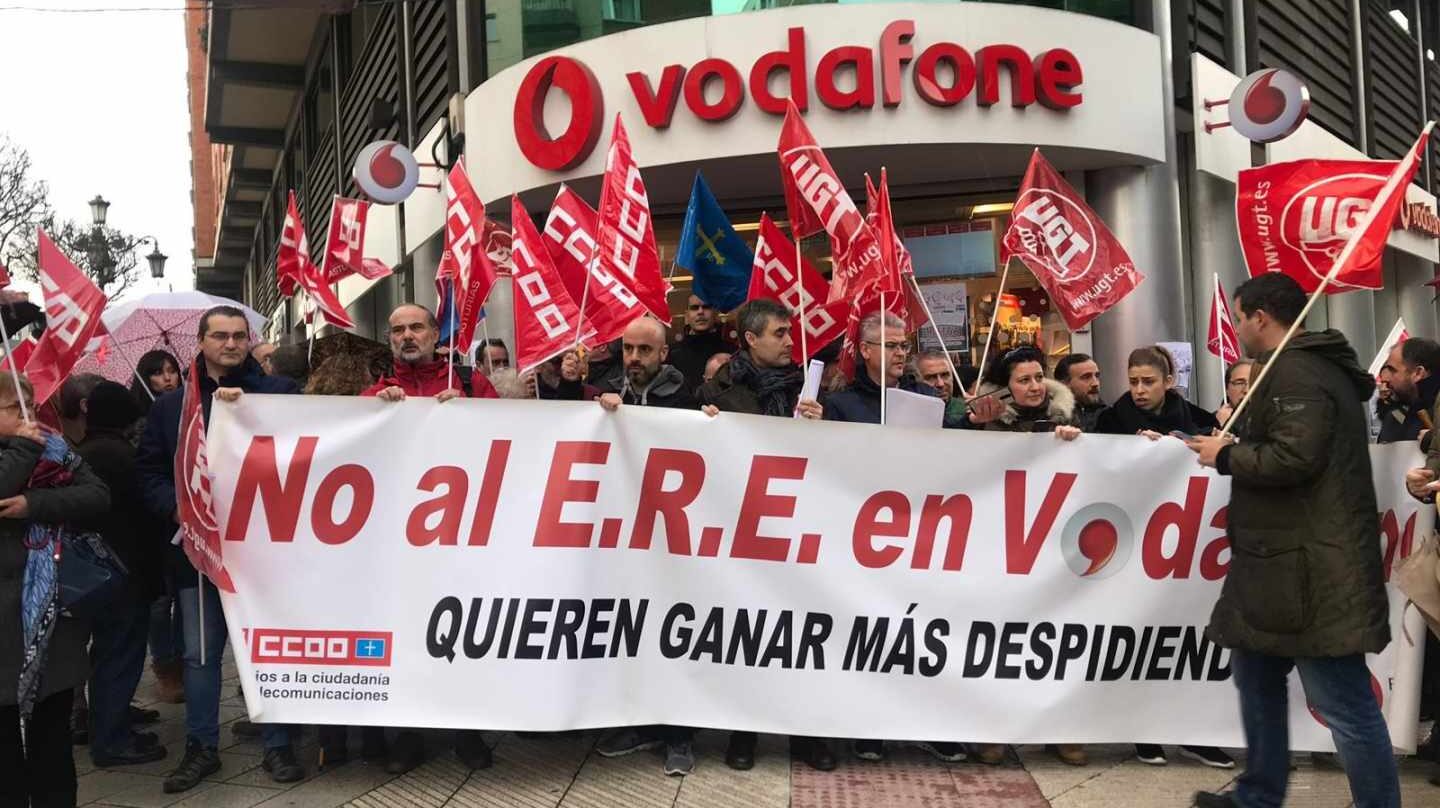 Manifestación de trabajadores de Vodafone contra el ERE.