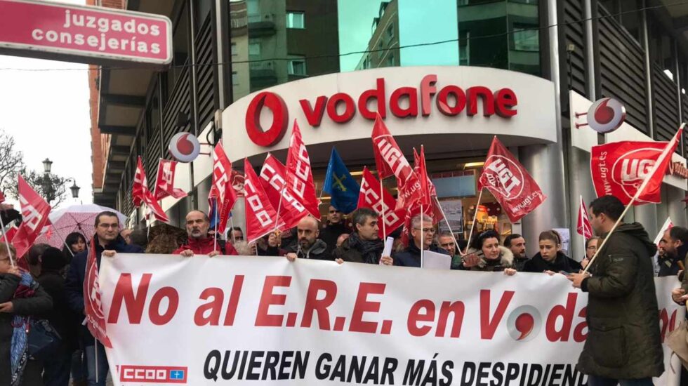 Manifestación de trabajadores de Vodafone contra el ERE.