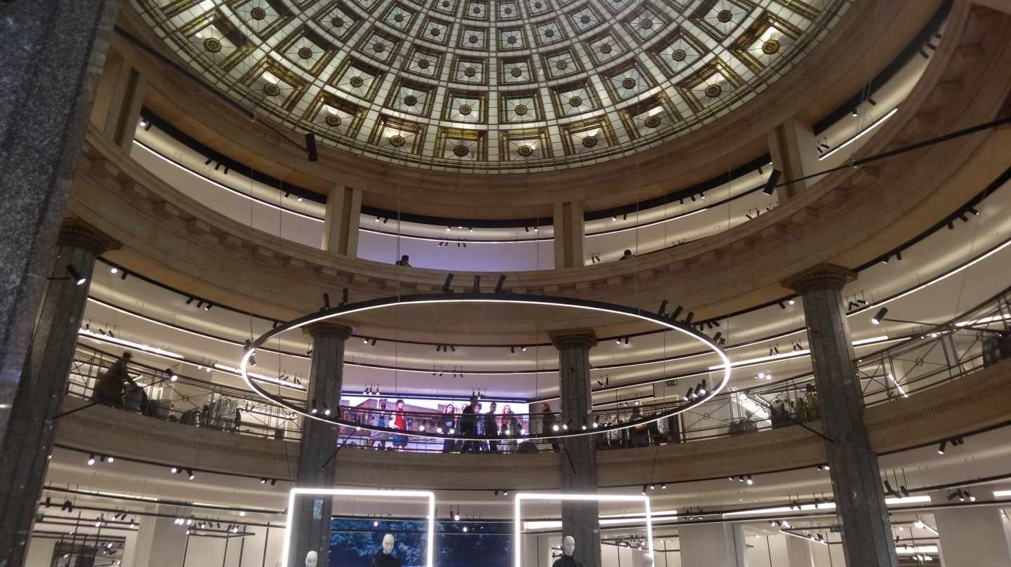 Tienda de Zara en la Plaza de Catalunya.