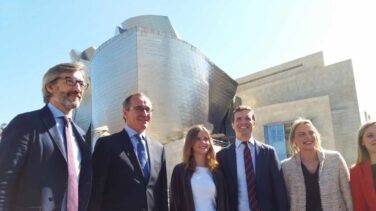 Casado advierte de que no permitirá que "se siga descentralizando" España