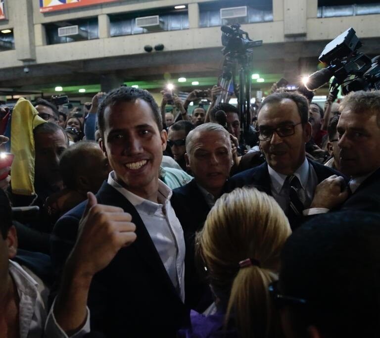 Guaidó reaparece en Venezuela pese a las amenazas de arresto de Maduro