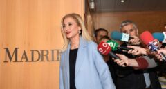 Cifuentes cree que piden su imputación "por haber levantado determinadas alfombras"