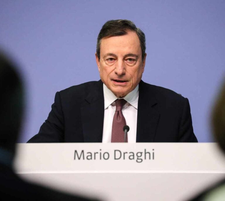 Draghi enciende las alarmas al prever el menor crecimiento de Europa desde 2013