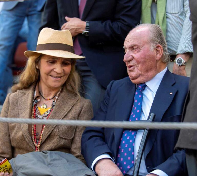La infanta Elena habría visitado al rey Juan Carlos en Abu Dabi