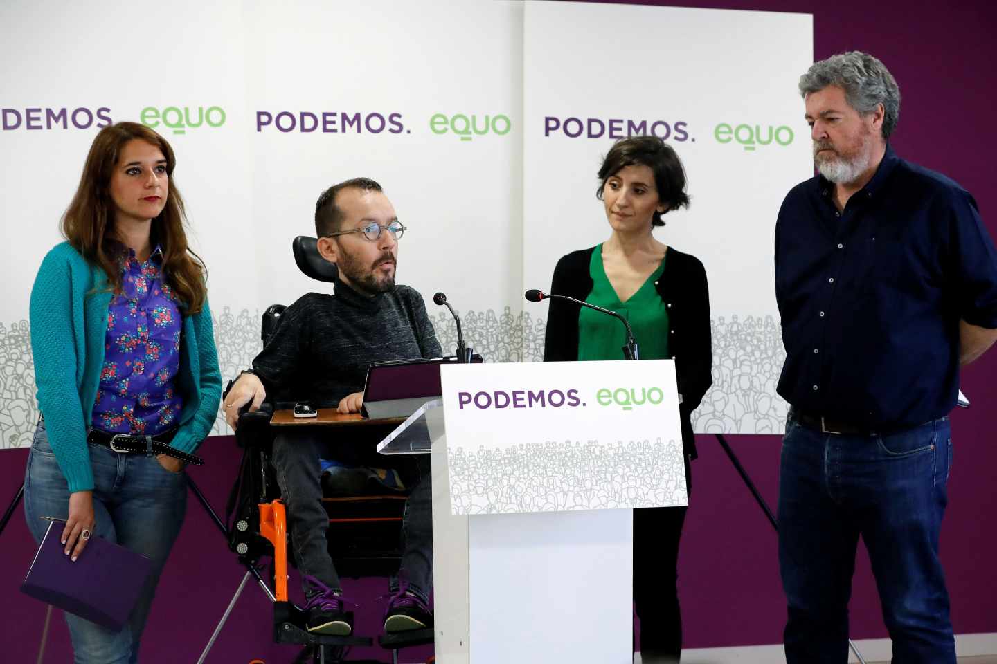 Vera, Echenique, Del Hoyo y López Uralde -ambos de Equo-, en la sede de Podemos.