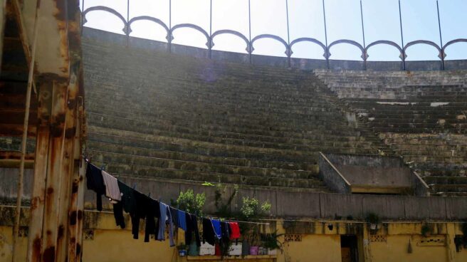 La plaza de toros de Tánger, la única rodeada de mezquitas, se convierte en un centro comercial