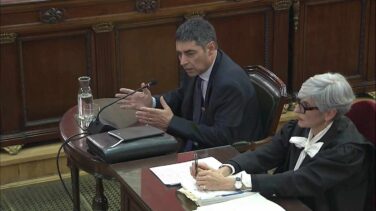 Trapero ajusta cuentas con el ex conseller Forn: un "político irresponsable" con el 1-O