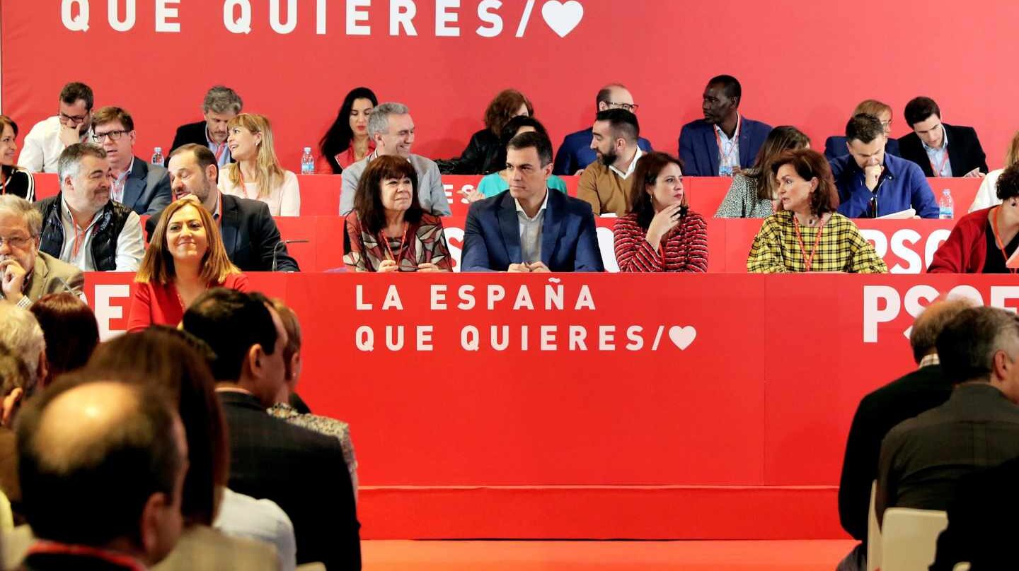 El presidente del Gobierno, Pedro Sánchez (c), en el Comité Federal del PSOE en el que se van a aprobar las listas para las elecciones generales y las europeas, autonómicas y municipales del 26 de mayo.