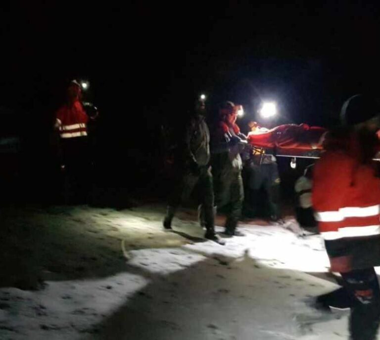Rescatan a 25 excursionistas gallegos perdidos en la montaña cántabra