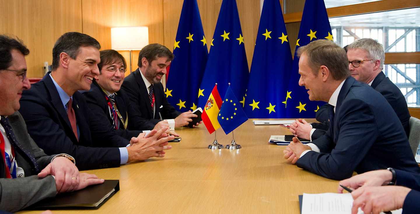 Pedro Sánchez y Donald Tusk, reunidos en Bruselas.