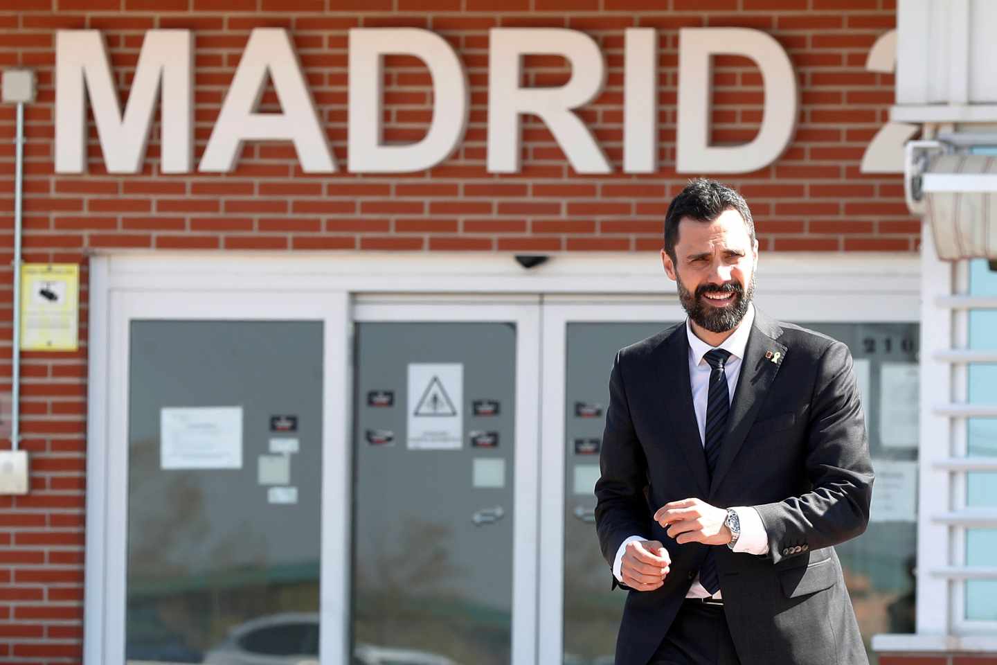 El presidente del Parlament, Roger Torrent, en la cárcel de Alcalá Meco.