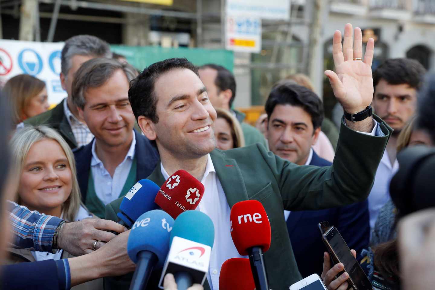 El secretario general del PP, Teodoro García Egea, atiende a los medios en la "'Marcha por la vida' convocada por Plataforma Sí a la Vida.