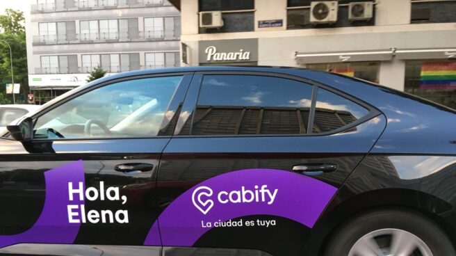 Cabify suspende su servicio de envío de paquetes ante la presión de la Comunidad de Madrid