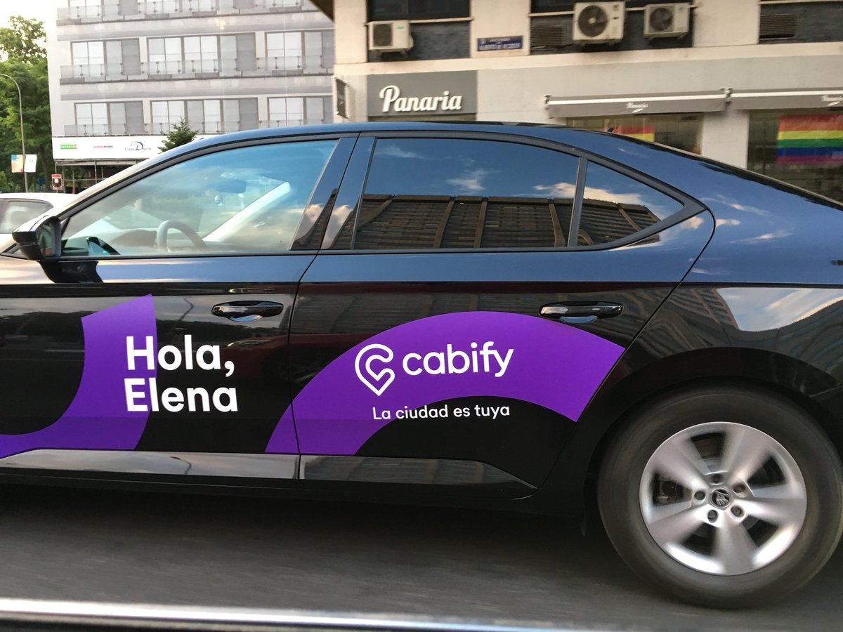 Sin clientes a los que llevar, Cabify se pasa al negocio del envío de paquetes en plena crisis