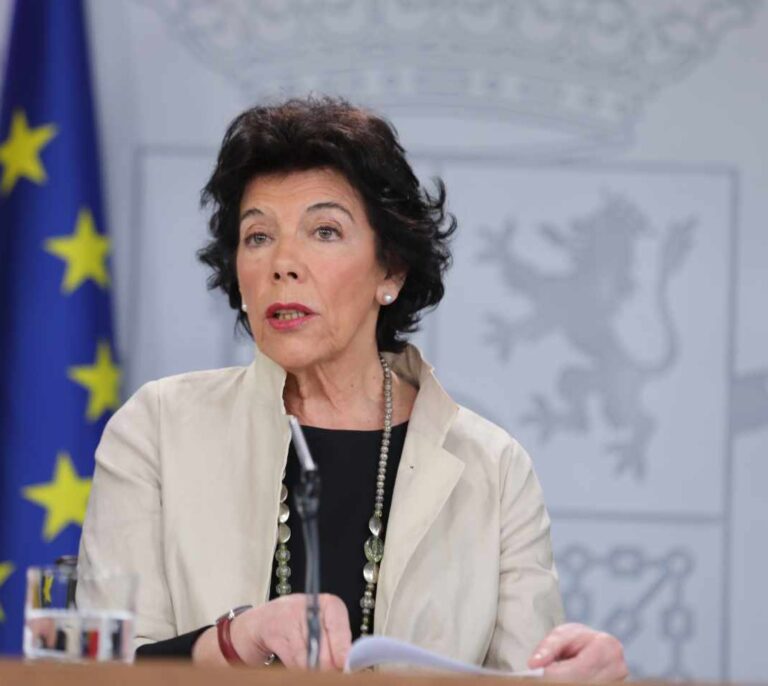 Celaá desata el jolgorio ante la prensa en Moncloa con las especies exóticas invasoras