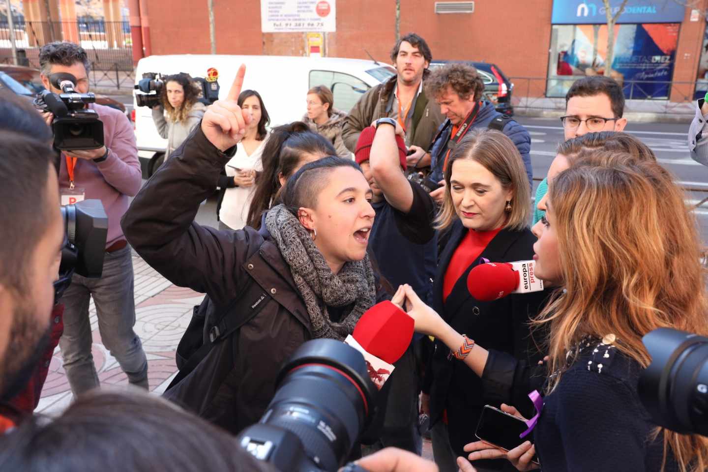Protesta feminista en la sede de Ciudadanos.